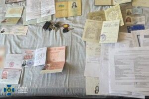 Воювала за рф, але жити схотіла в ЄС: на Волині затримали «ветеранку» окупантів, яка їхала по український паспорт