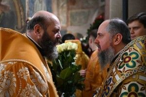 Як митрополит Михаїл вітав Епіфанія з річницею інтронізації