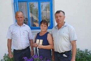 На Волині багатодітним матерям вручили почесні звання «Мати-героїня»