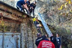   Турист зірвався зі скелі в каньйон