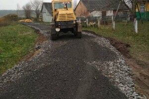 Влада обіцяє, що через два роки у маневицьких селах усі дороги будуть із твердим покриттям