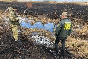 На Волині правопорушники спалили 12 ящиків сигарет не змігши перемістити їх в Польщу (Фото)
