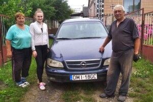Сім’я з Волині подарувала автівку ЗСУ