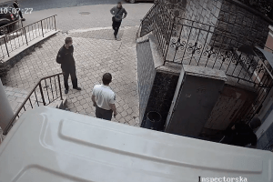 У Луцьку молодик з газовим балончиком напав на муніципалів (Відео)