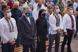 Господь з нами, і Україна переможе: Петро Порошенко взяв участь у ювілейній Зарванецькій прощі (Фото)