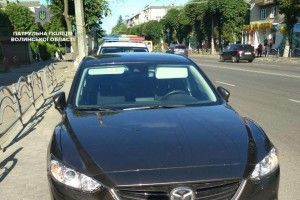 Луцьких патрульних намагалися «купити» за три купюри 