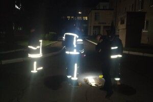 Вночі на території Луцького пологового будинку працювали рятувальники