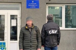 Втік на захід України і здавав бойовикам воїнів ЗСУ: на Львівщині викрили переселенця-колаборанта