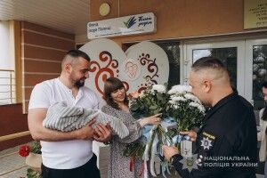 Воїн-поліцейський з Волині вдруге став батьком