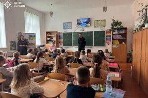 На Волині школярів вчили правилам поведінки в надзвичайних ситуаціях 
