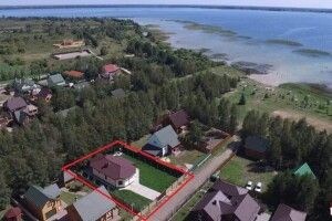 Дача, земельні наділи, джип, дивіденди при зарплаті 300 тисяч у рік: що декларує начальник Волинського БТІ
