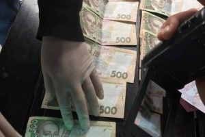 На Волині на хабарі викрили посадовців ДСНС та Держпродспоживслужби