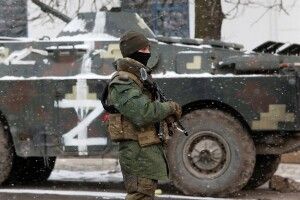 Російський окупант в Україні поскаржився на «дядька Вовку»: «Нас в ж*пу кидають» (Відео)