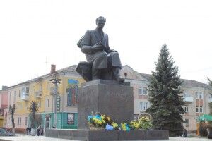 Нововолинці вшанують пам’ять Кобзаря та Героїв полеглих під Волновахою