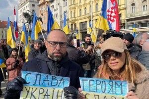 Ігор Йовічевич разом із дружиною підтримали Україну під час демонстрації у Загребі (Фото)