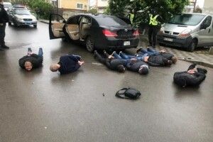 Сталася перестрілка між підприємцями та нелегальними перевізниками, є поранені