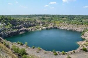  Бійцям ДСНС довелося рятувати 14-річного хлопця, який застряг у пісочно-глиняній багнюці на березі колишнього гранітного кар'єру