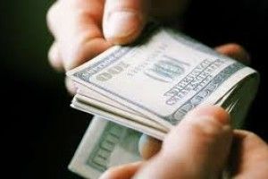 Детективам НАБУ пропонували хабар у 800 тис. доларів за припинення розслідування
