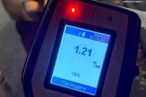 Вночі у Луцьку п’яний молодик засліплював фарами учасників дорожнього руху