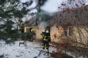 Волинянин витягнув з вогню мертвого сусіда і отруївся чадним газом