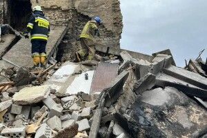 У Маріуполі під час бомбардування дитячої лікарні живцем згоріли майже 50 людей