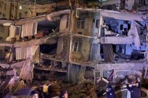Кількість жертв землетрусу у Туреччині та Сирії перевищила 7800 осіб