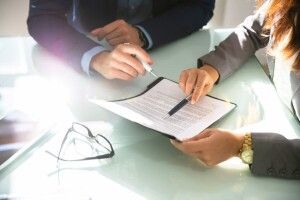 На Рівненщині за незаконний продаж протирадіаційного укриття експосадовиці слідчі повідомили про підозру
