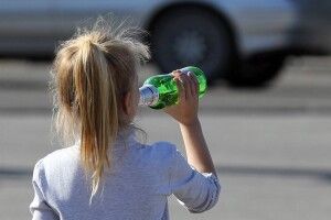 Алкогольна інтоксикація у 12 років: на Волині судили матір за неналежне виховання доньки
