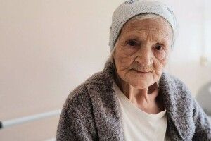 З любов'ю у серці: Самотніх волинян доглядають у паліативному відділені (Відео, фото)