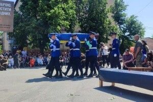 Назавжди 22: на Черкащині попрощалися з нацгвардійцем, якого збив суддя на блокпосту (Фото)