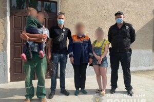 Протягом доби шукали рідних чотирирічного хлопчика, якого мачуха з Одеси покинула у Херсоні, поки батько служив в ООС