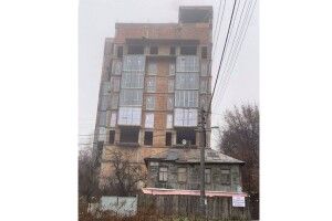 Суддя з Окружного вирішив, що 9-поверхівка на Батиєвій горі є 4-поверховою... з антресолями (Фото)
