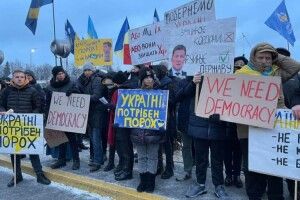 Акція на підтримку Порошенка в «Жулянах» (Фото)