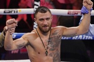 Відомий український телеканал відмовився транслювати бій боксера-путініста