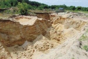 На Волині арештовано автомобілі, за допомогою яких крали пісок