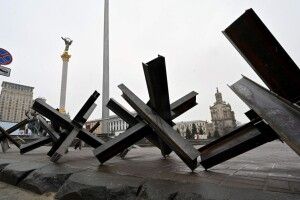 Заводи Ахметова-Новинського почали робити протитанкові їжаки і пластини для бронежилетів