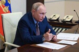 Путін зголосився стати добровольцем під час експерименту з вакциною від COVID-19