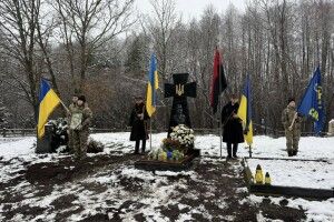 У волинському Вовчаку відкрили пам'ятник людині честі та чину