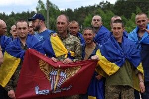 Наймолодшому – 25 років, найстаршому – 61 рік: 307 оборонців знову на рідній землі