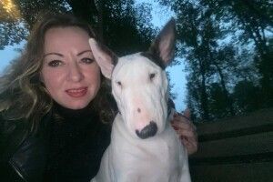 Директорка Луцького зоопарку показала свою бультер'єрку (Фото)