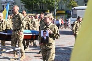 У Рівному попрощалися з капітаном, який створював тероборону міста (Фото)