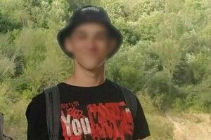 Стік кров’ю, поки їхала швидка: на Львівщині помер підліток 