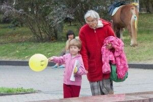 Народила у 65 років: суд закрив справу найстаршої матері України