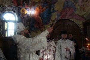 Кошти жертвувала мама загиблого воїна: у луцькій цвинтарній церкві освячено розписи