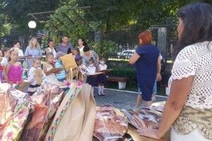У Рівному дітям загиблих і поранених бійців подарували шкільне приладдя