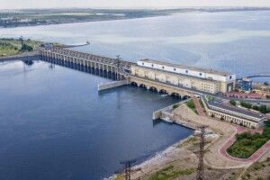 Біля Каховки росіяни затопили 9 вагонів, щоб зробити переправу для втечі