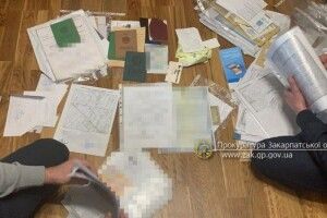 На Закарпатті українець «малював» і продавав по 150 євро румунські паспорти