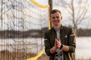 Молодий медик з Волині рятує життя бійців на фронті