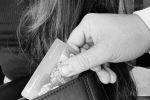 У Горохові обікрали 44-річну жінку