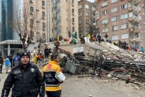 Україна готова надати Туреччині необхідну допомогу після землетрусів - Зеленський